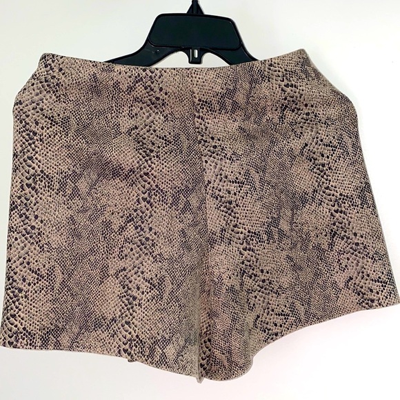 Zara Snake skort . Size Small - Picture 8 of 9
